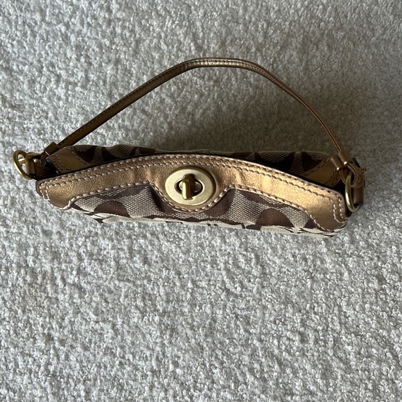 Coach baguette in gold - Picture 3 of 5